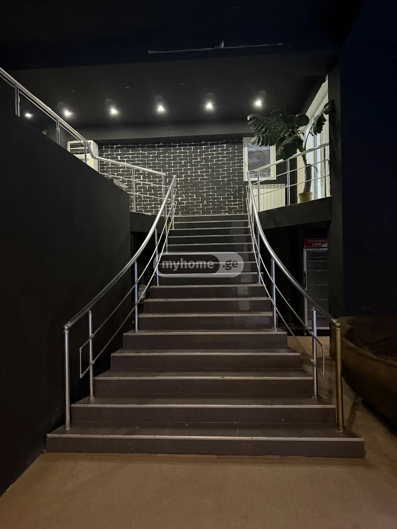 For Sale Universaluri Commercial Space Dighmis Masivshi view 4