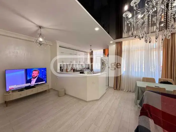For Sale 3 Room Apartment view 2
