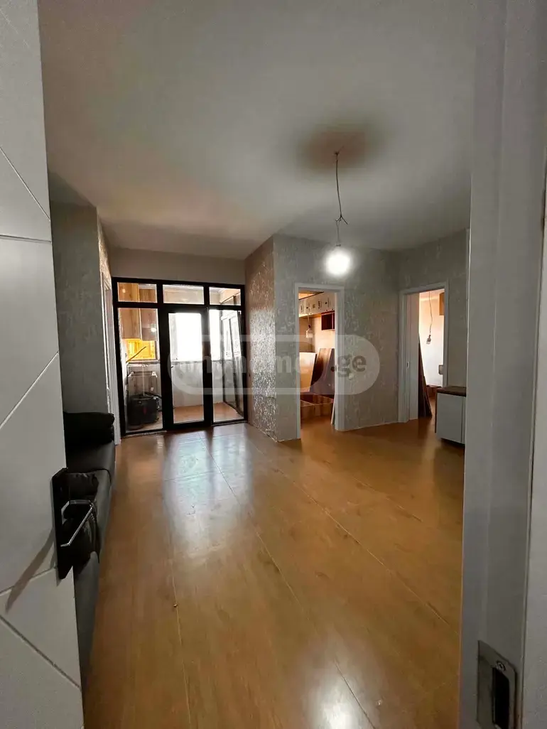 For Sale 7 Room Apartment view 2