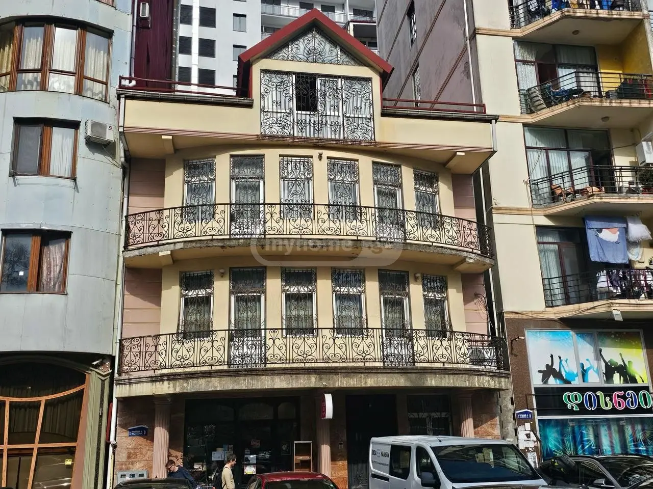 For Sale 10+ Room Private House In Batumi view 1
