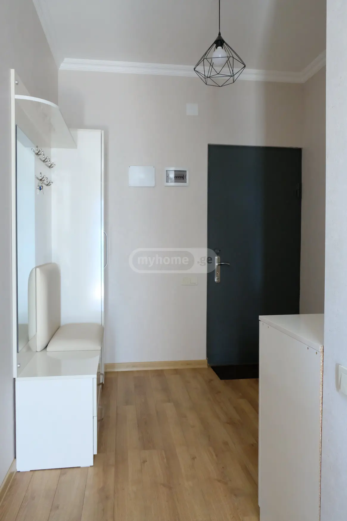 For Rent 2 Room Apartment view 2