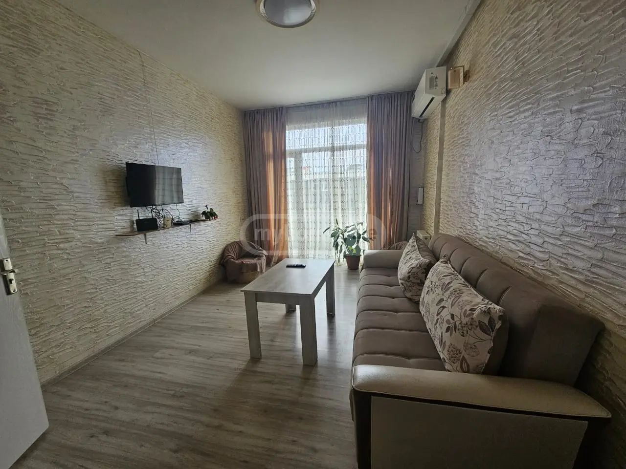 Посуточно 4-комната Квартира view 1