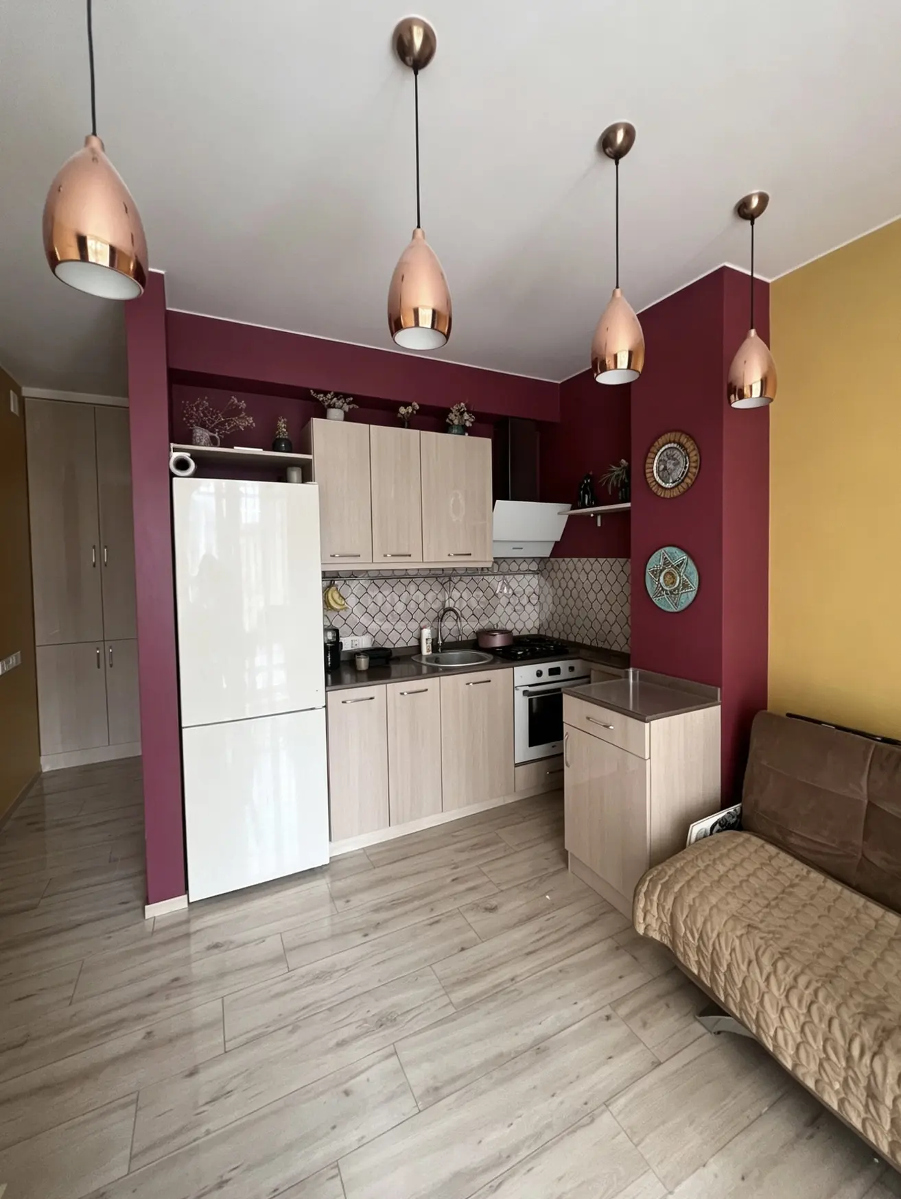 For Rent 1 Room Apartment, 2 of 12