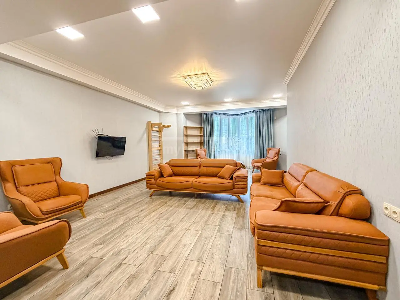 3 Room Flat Daily Rent. Vake view 17