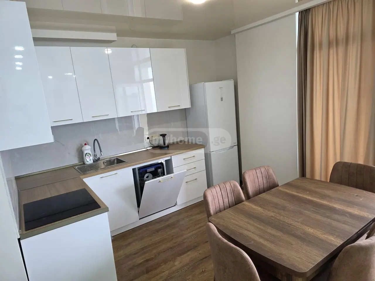 For Rent 3 Room Apartment view 2