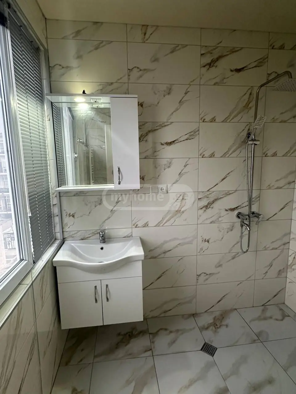 For Rent 2 Room Apartment view 3