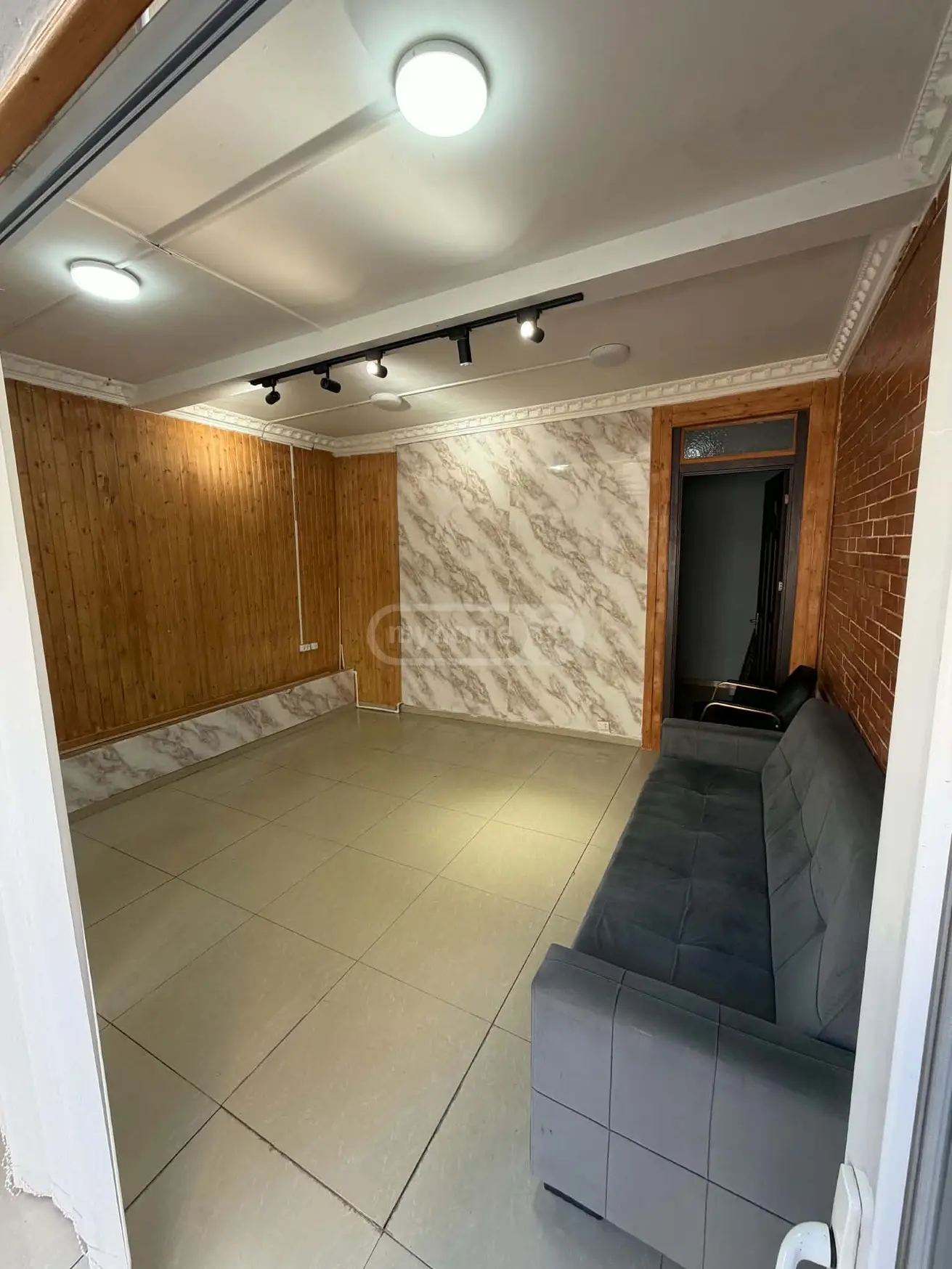 For Rent Universaluri Commercial Space Avlabarshi, 1 of 6