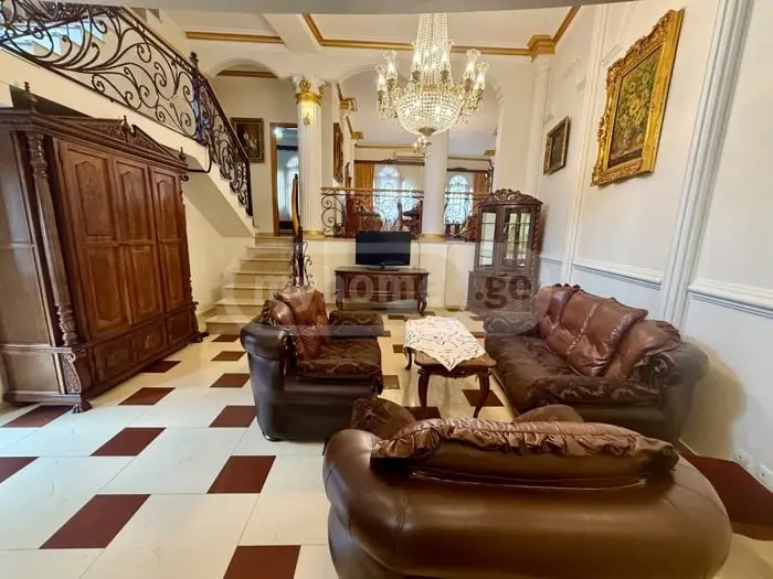 For Sale 10+ Room Private House In Batumi view 1