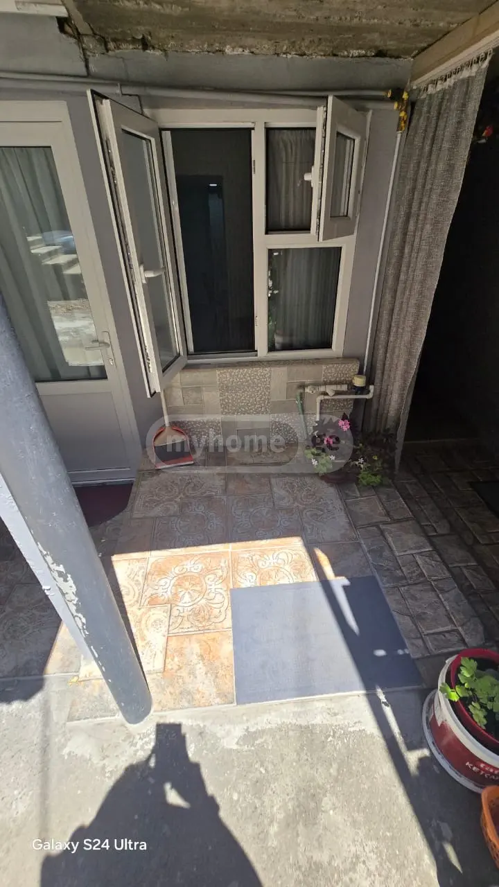 Daily Rent 2 Room Apartment Chughuretshi view 10