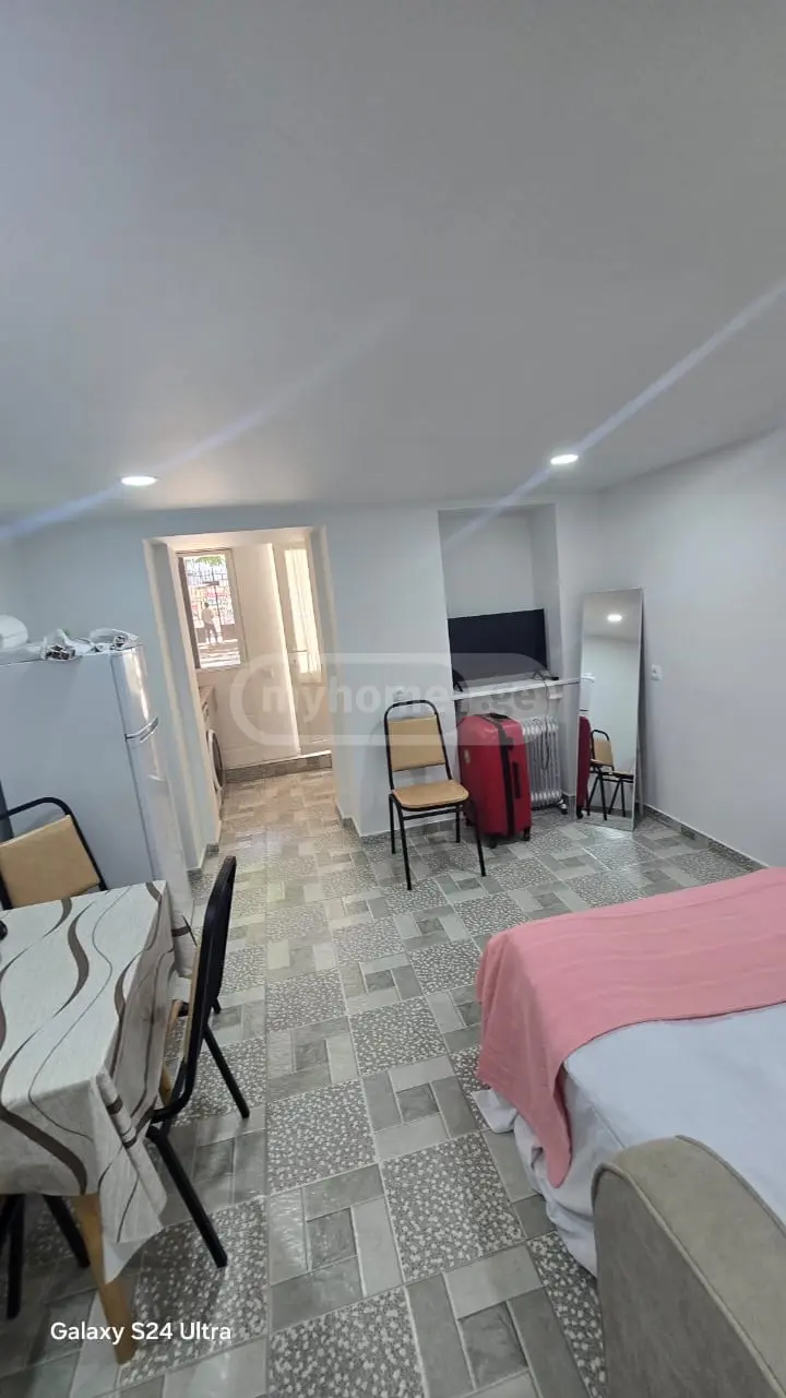 Daily Rent 2 Room Apartment Chughuretshi view 3