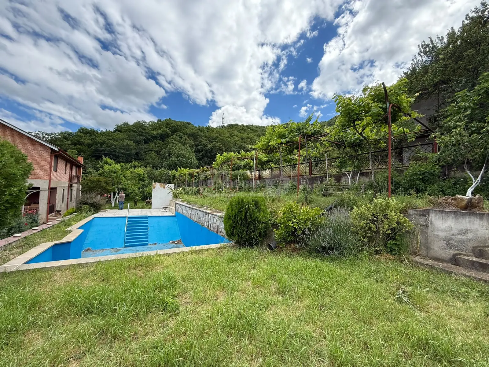 For Sale 10+ Room Country House Mtskhetashi view 1