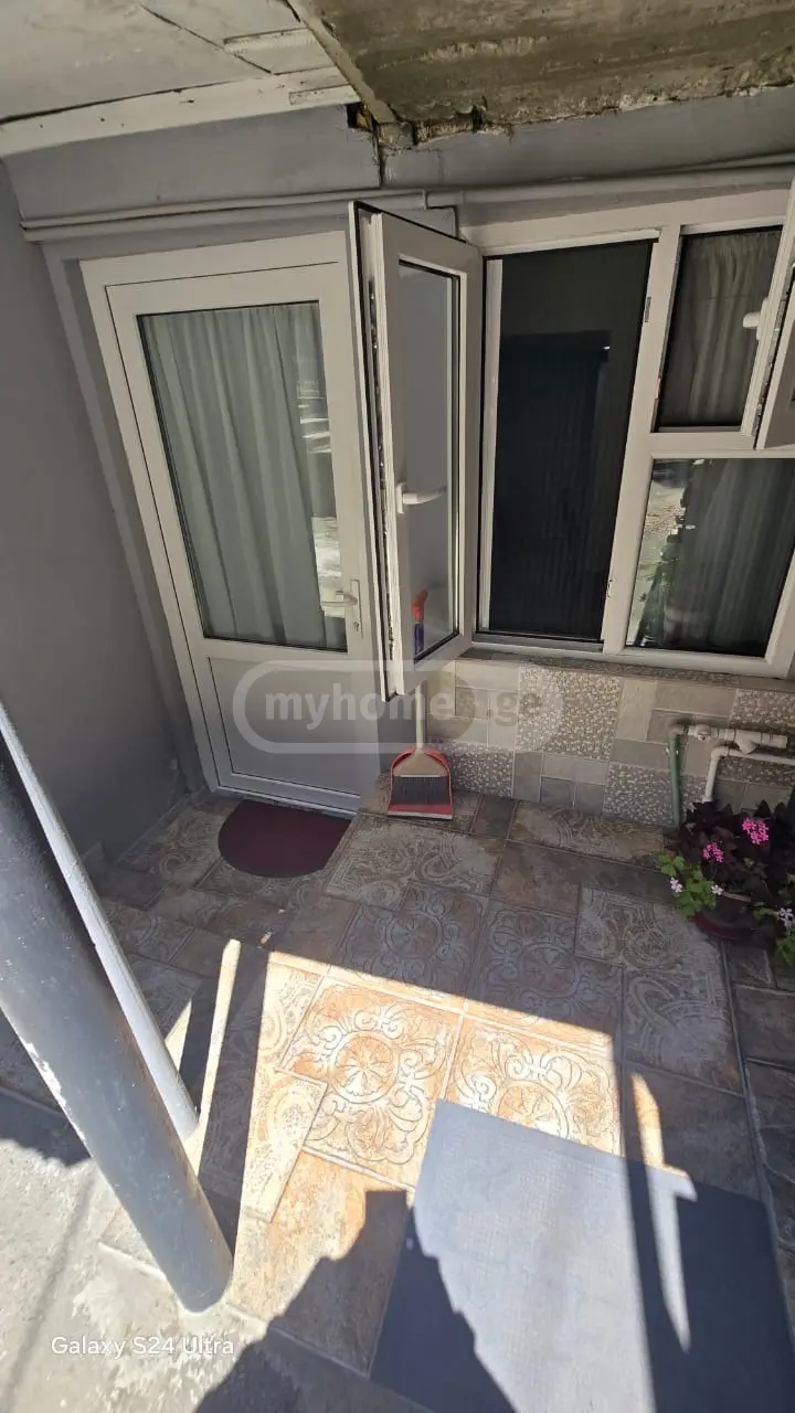 Daily Rent 2 Room Apartment Chughuretshi view 6