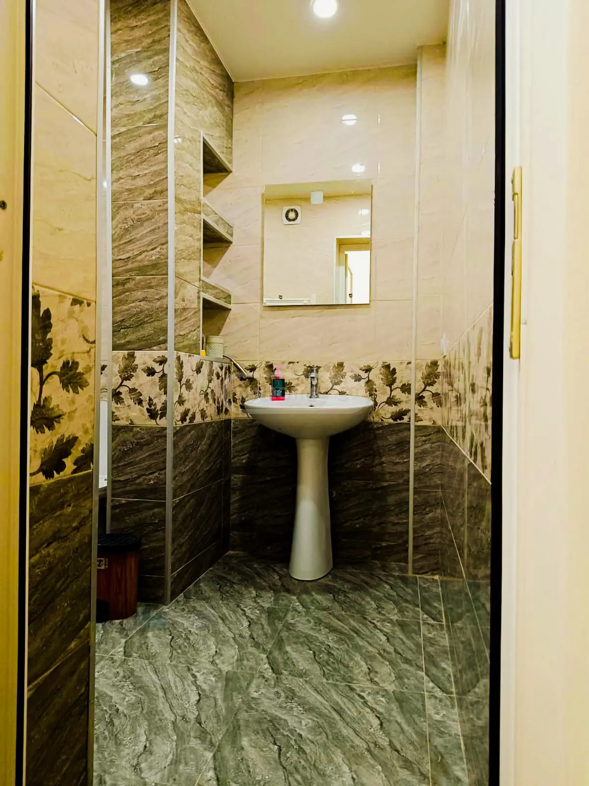 Daily Rent 3 Room Apartment Chughuretshi, 9 of 12