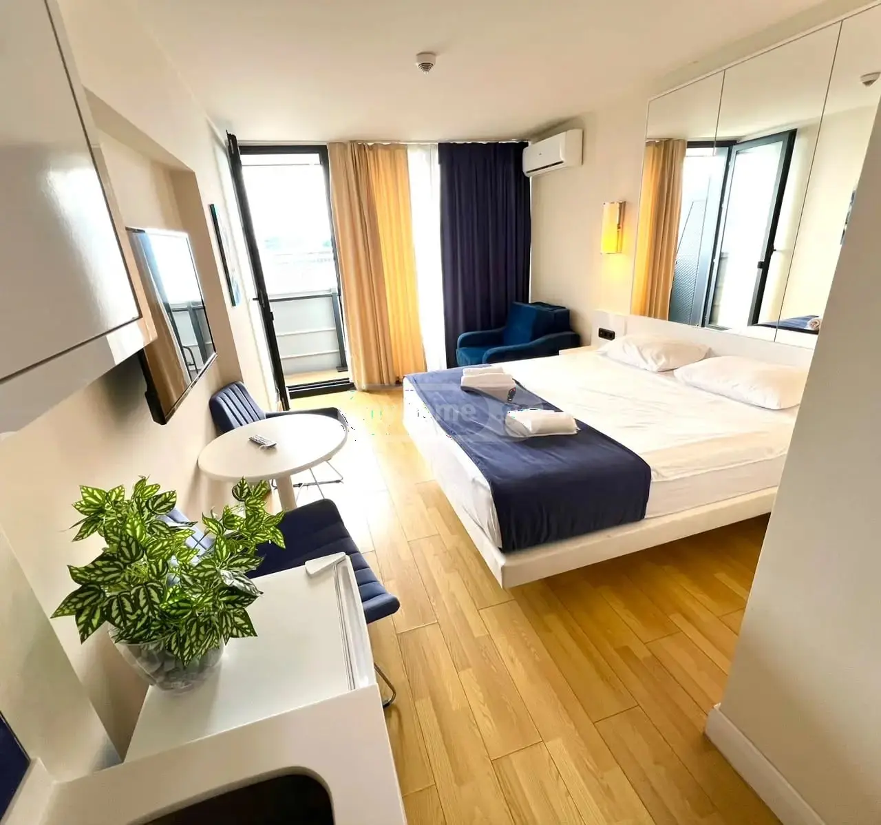1 Room Flat Daily Rent. Batumi view 6