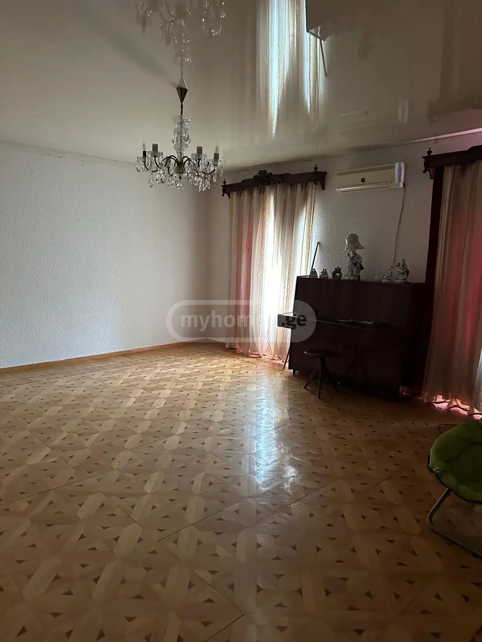 For Sale 5 Room Apartment Kutaisshi view 3