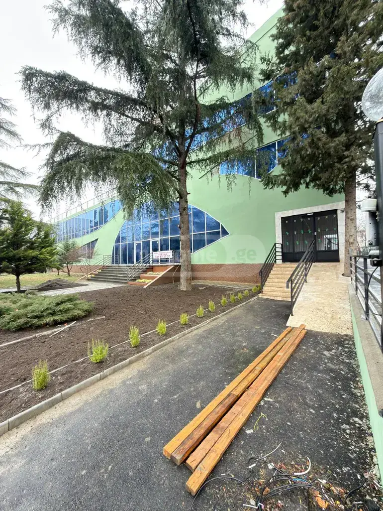 For Sale Mtliani Shenoba Commercial Space Dighmis Masivshi view 1