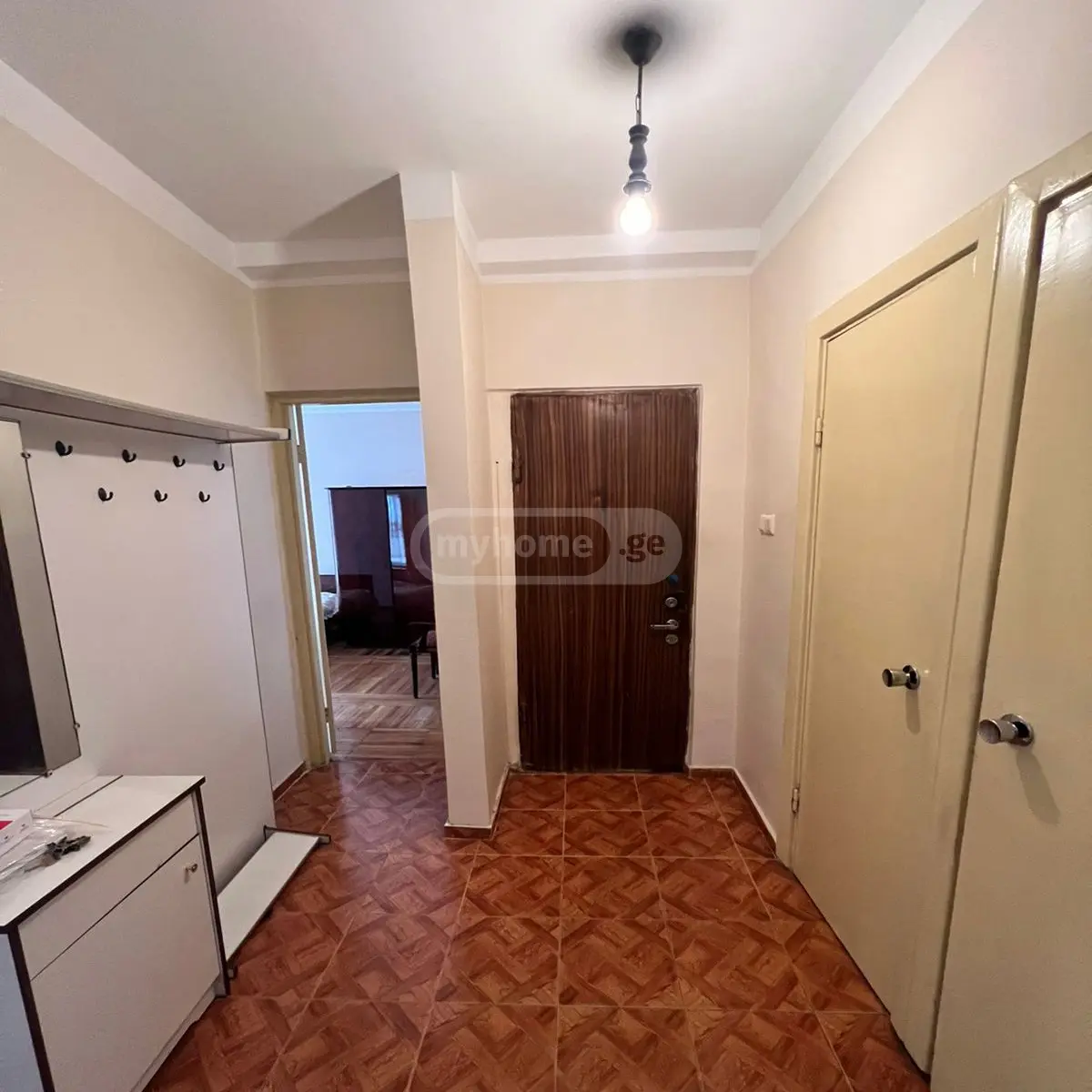 For Sale 4 Room Apartment view 2