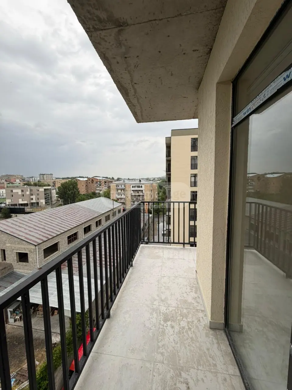 For Sale 3 Room Apartment Gorshi view 12