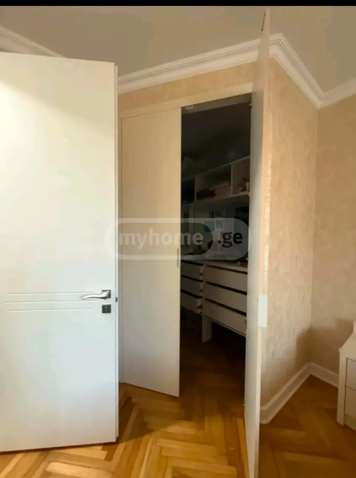 For Sale 3 Room Apartment view 3