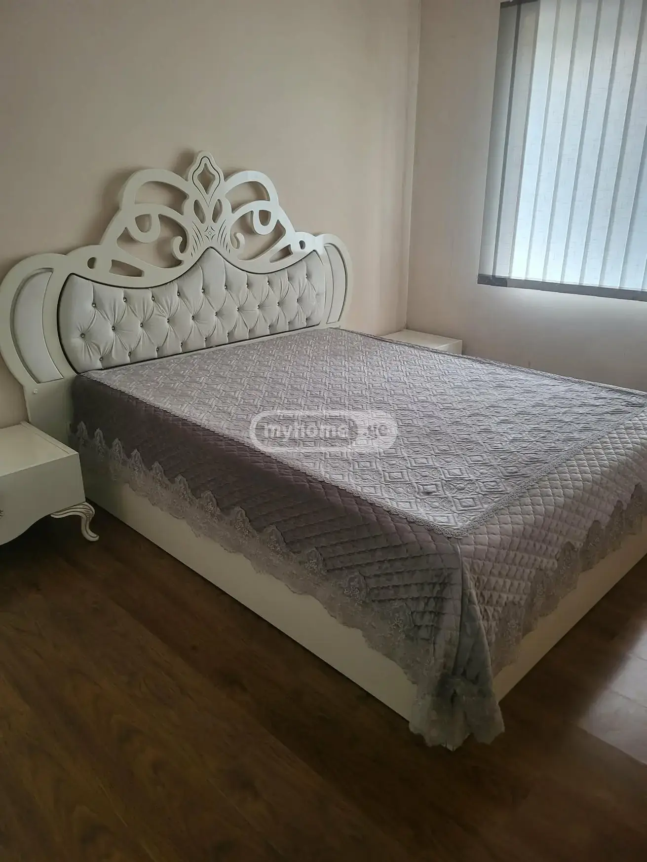 Продажа 4-комната Квартира view 2