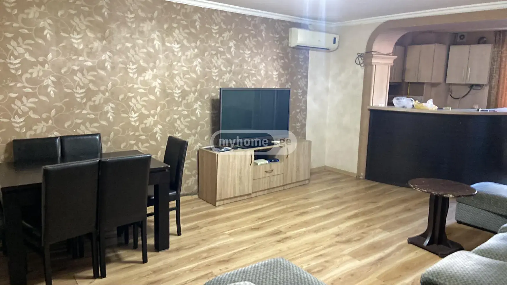 For Sale 3 Room Apartment view 2