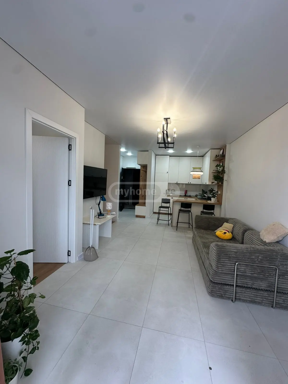 For Sale 3 Room Apartment view 1