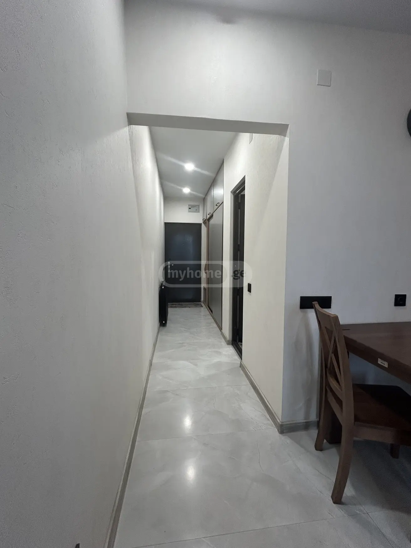 For Sale 3 Room Apartment view 2