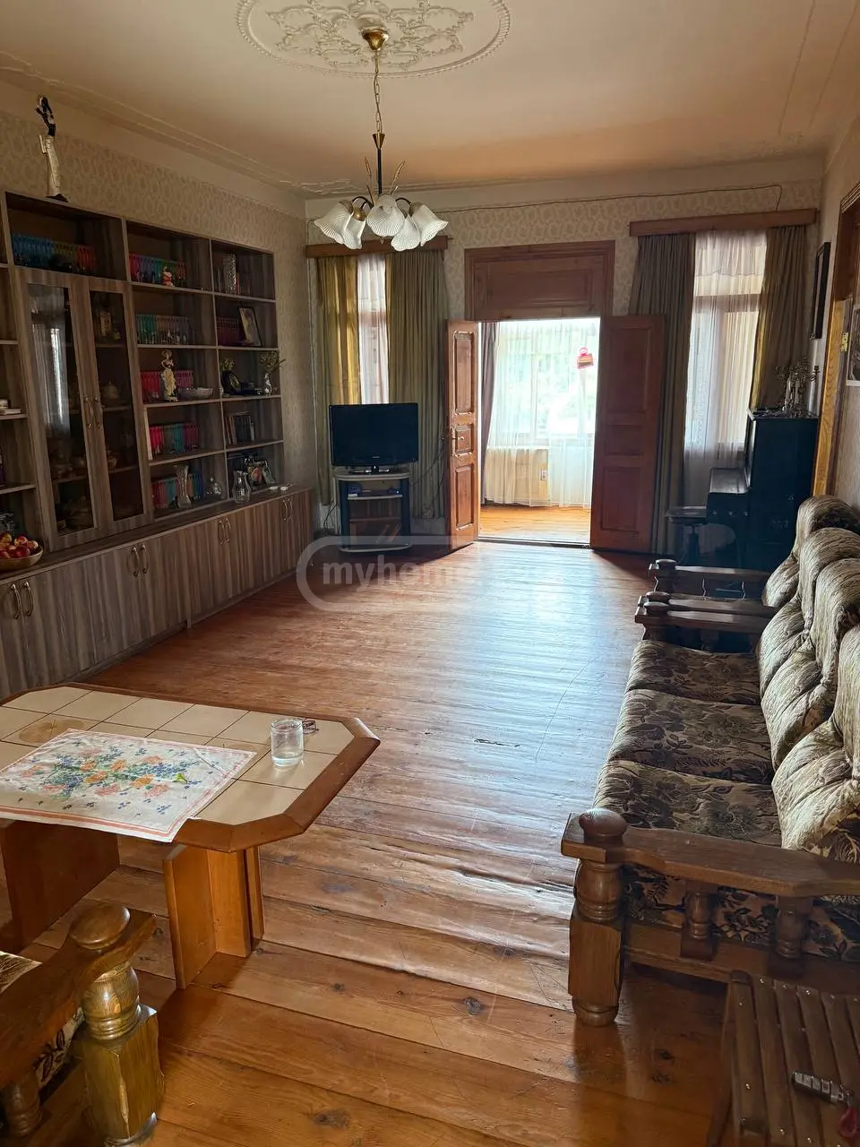 For Sale 8 Room Private House Zestaponshi view 1