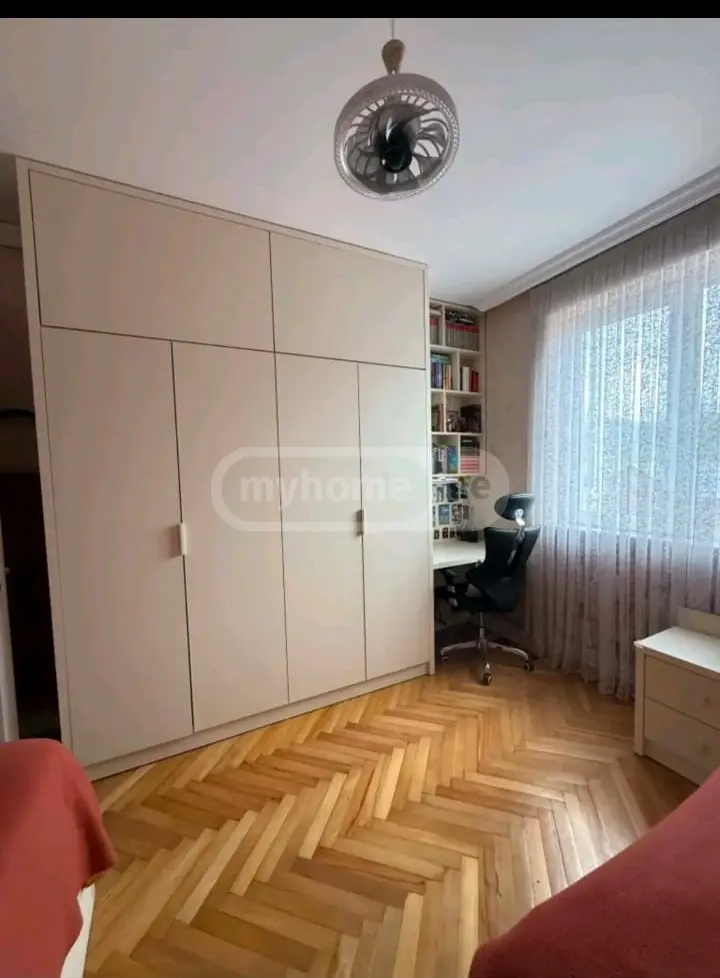 For Sale 3 Room Apartment view 2