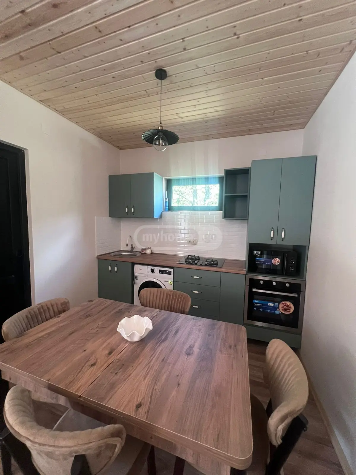 Daily Rent 5 Room Sastumro Ambrolaurshi view 8