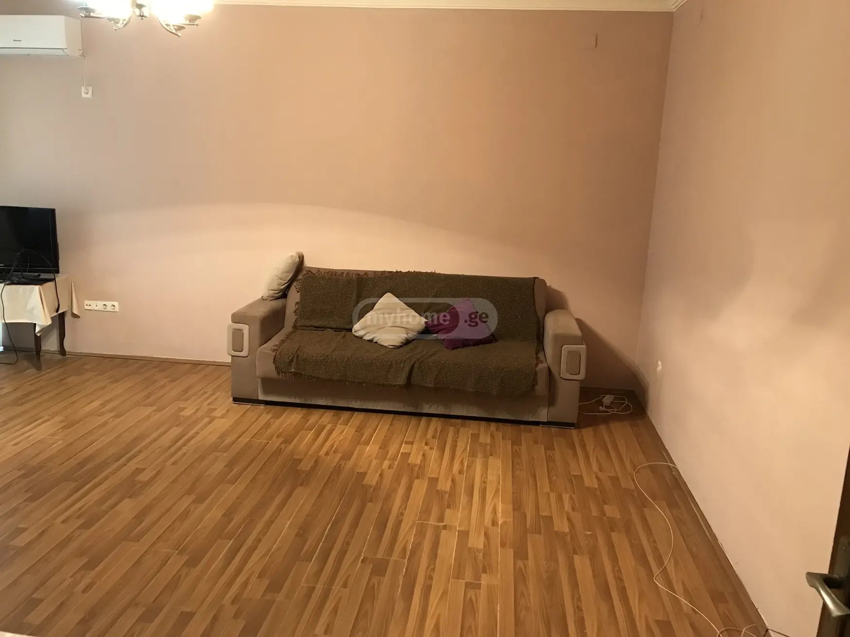 Продажа 2-комната Квартира view 1