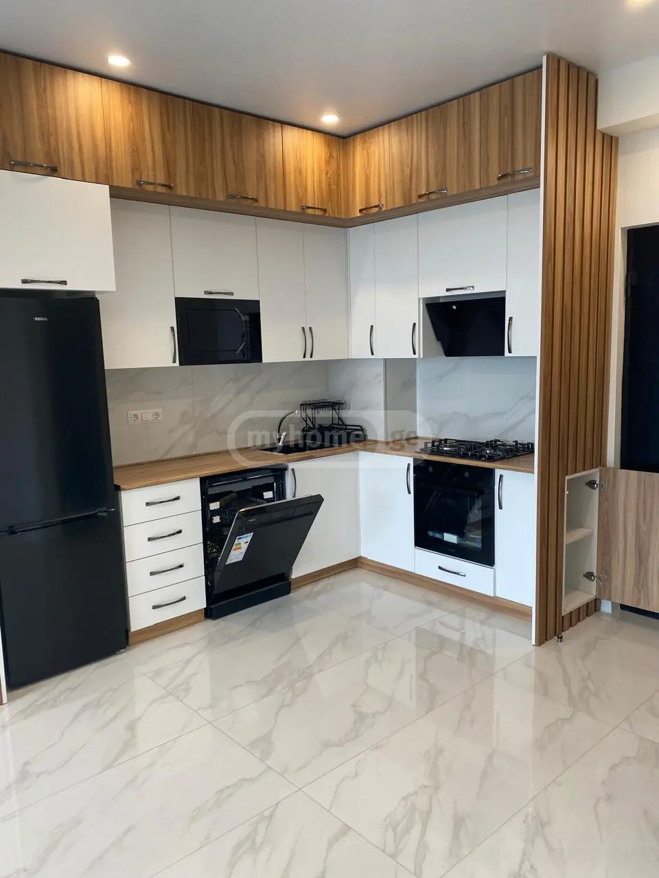 For Rent 3 Room Apartment, 8 of 12