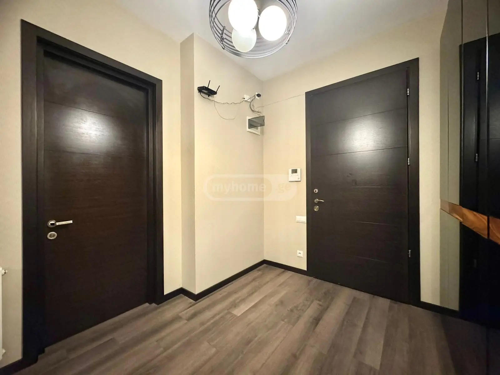 For Rent 4 Room Apartment, 4 of 12