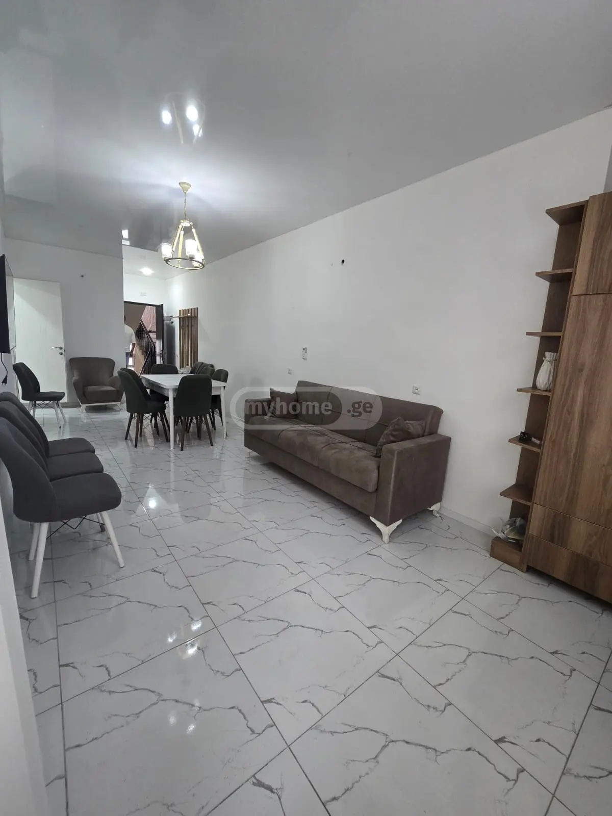 For Rent 2 Room Apartment view 2