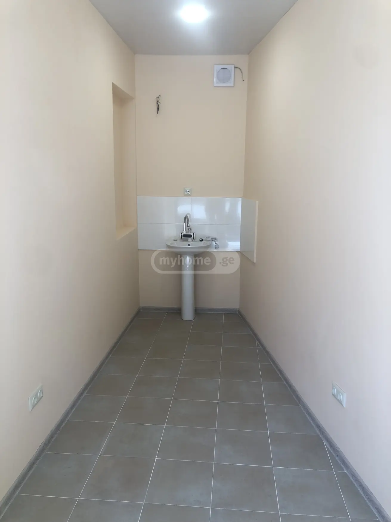 For Rent Universaluri Commercial Space Senakshi view 2