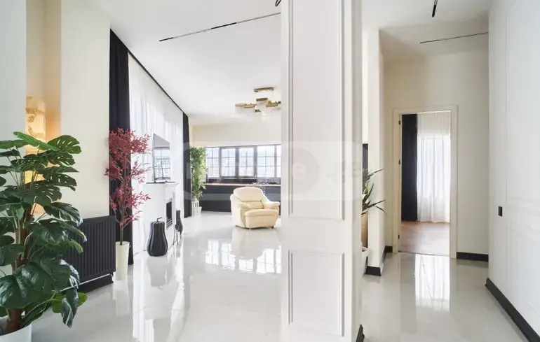 For Sale 4 Room Apartment Tsqnetshi view 2