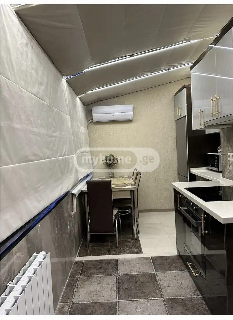 Daily Rent 3 Room Apartment Mtatsmindaze view 4
