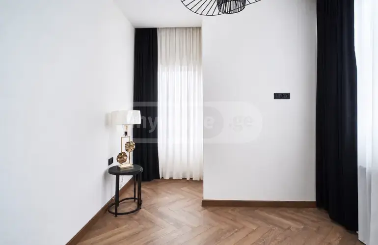 For Sale 4 Room Apartment Tsqnetshi view 5