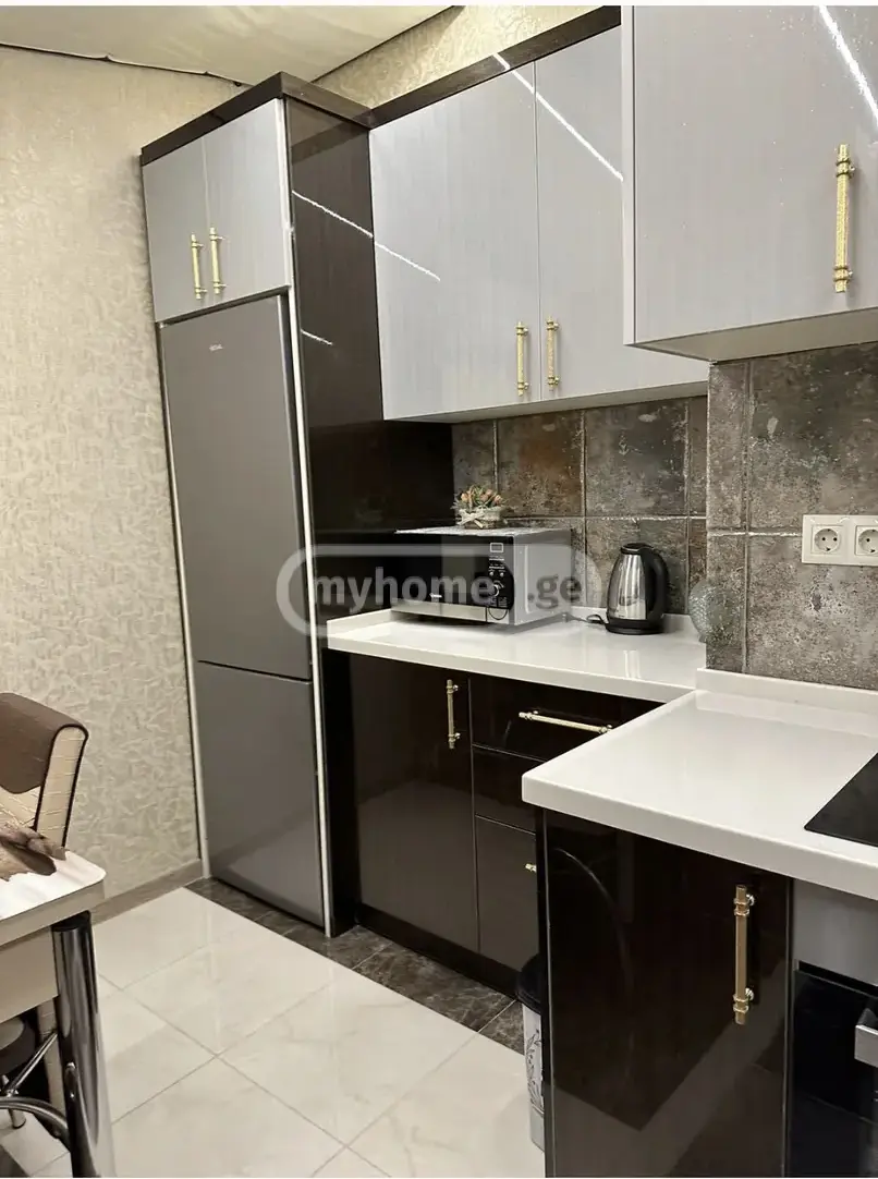 Daily Rent 3 Room Apartment Mtatsmindaze view 5