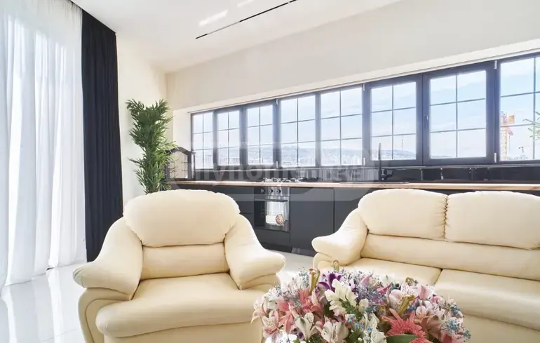 For Sale 4 Room Apartment Tsqnetshi view 3