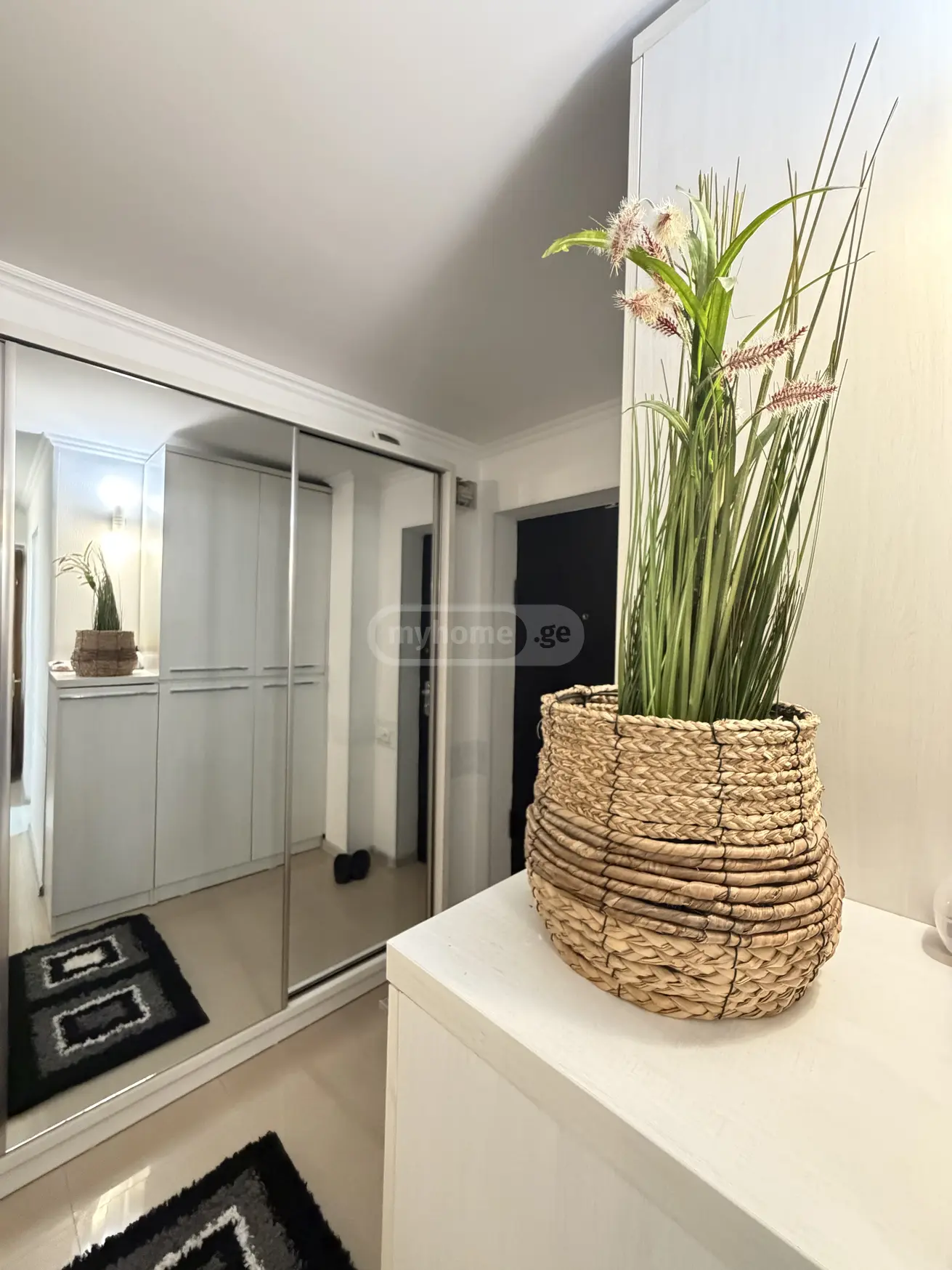 For Sale 5 Room Apartment Kutaisshi view 7
