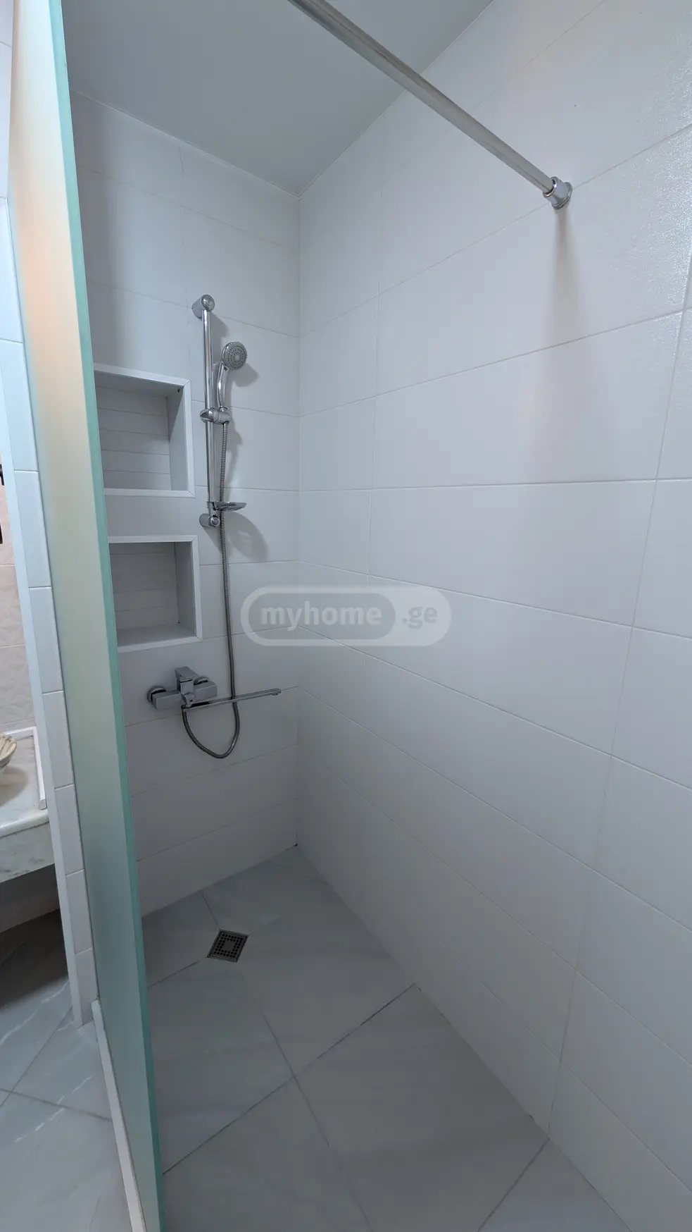 For Rent 3 Room Apartment Kutaisshi view 8