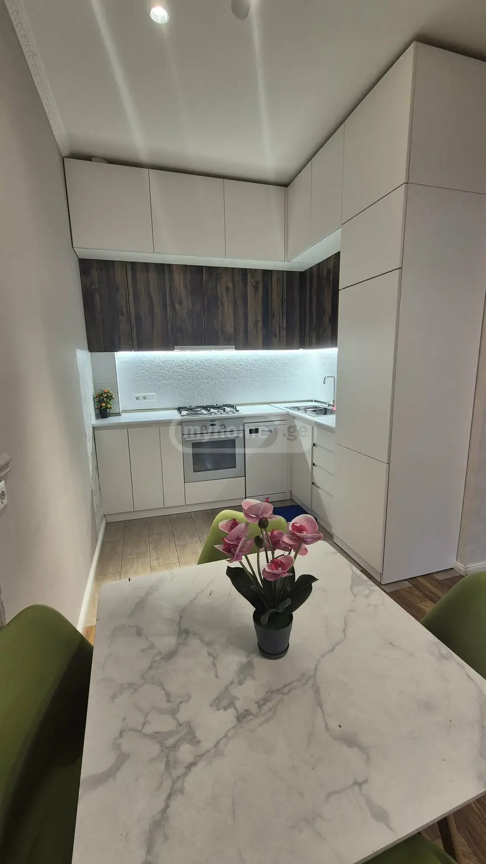 For Rent 2 Room Apartment, 3 of 12