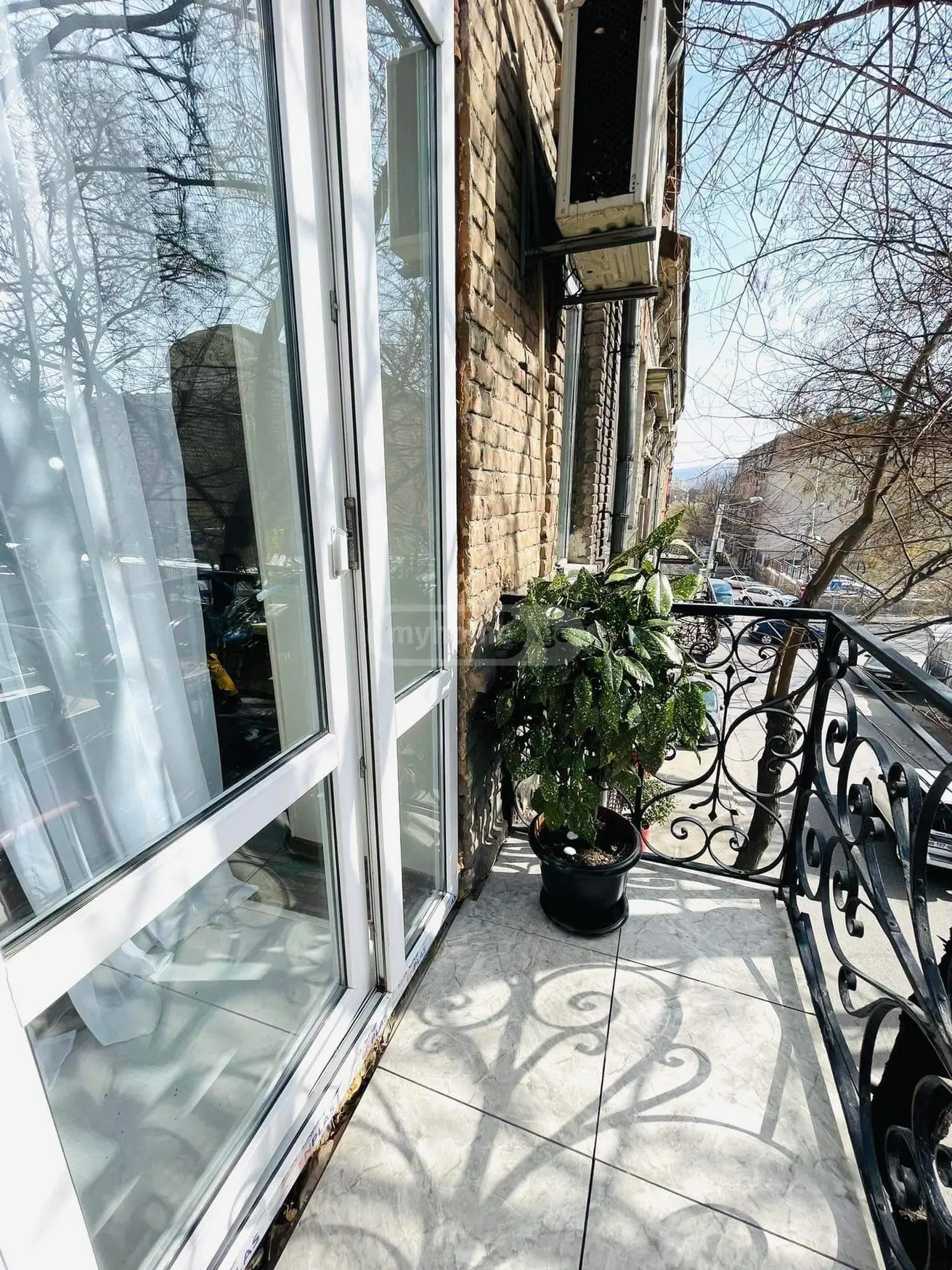 Daily Rent 1 Room Apartment Mtatsmindaze view 6