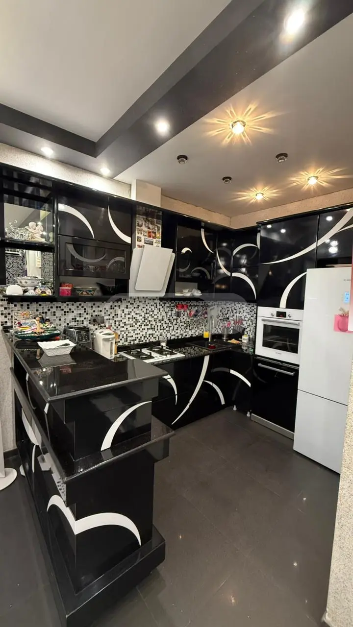 For Sale 5 Room Apartment view 4