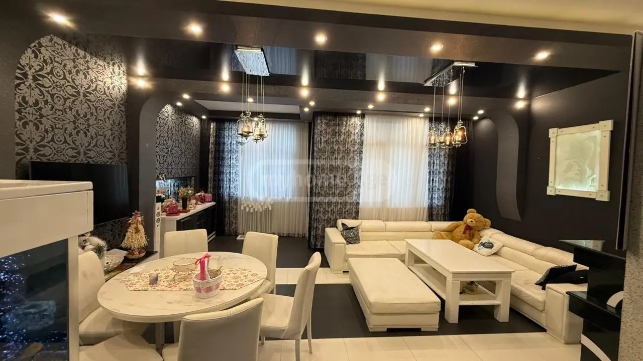 For Sale 5 Room Apartment view 1