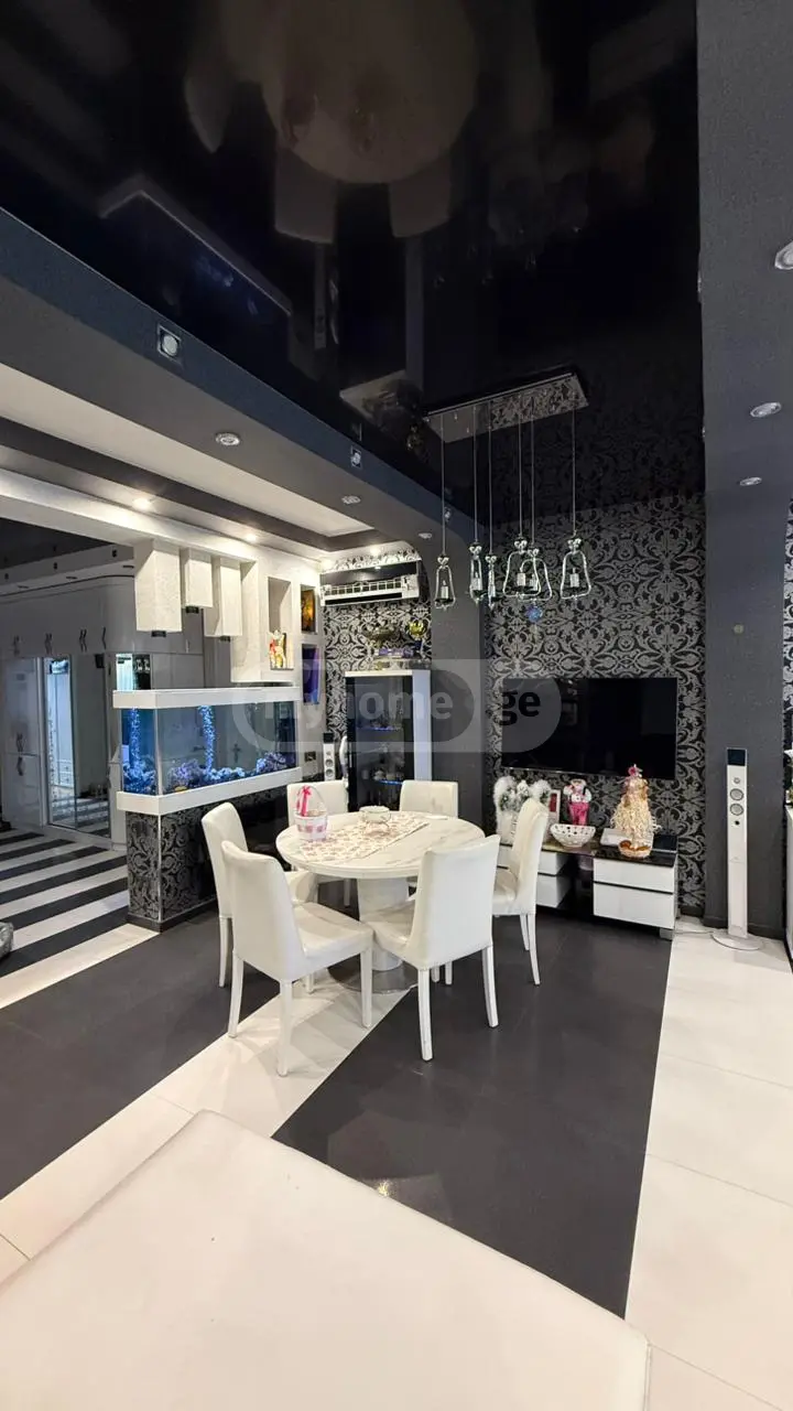 For Sale 5 Room Apartment view 3