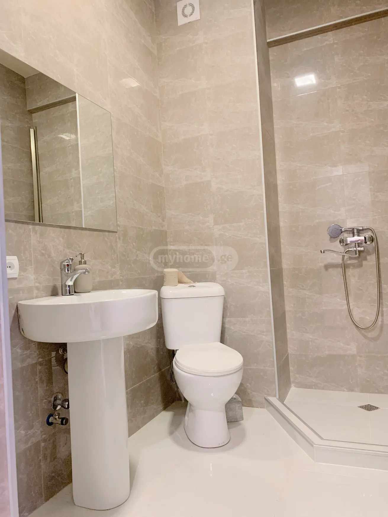 2 Room Flat Daily Rent. Nadzaladevi view 16