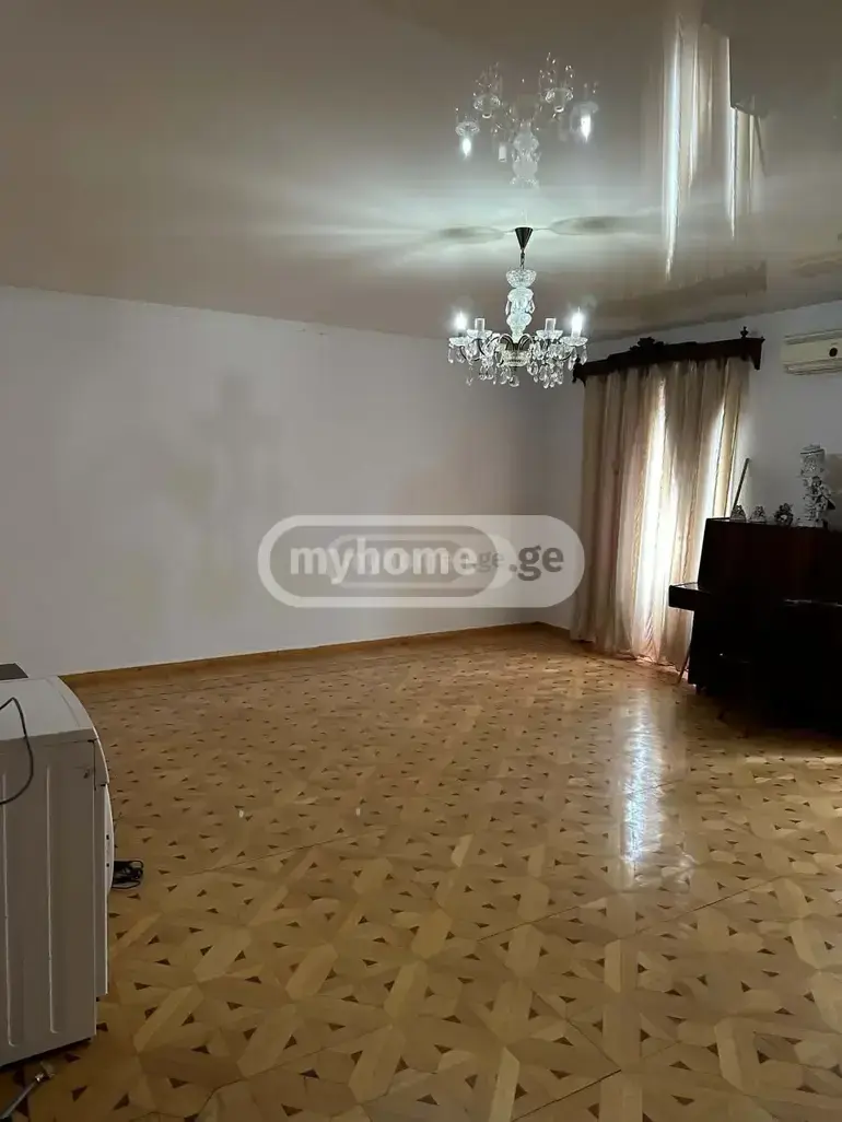 For Sale 5 Room Apartment Kutaisshi view 1