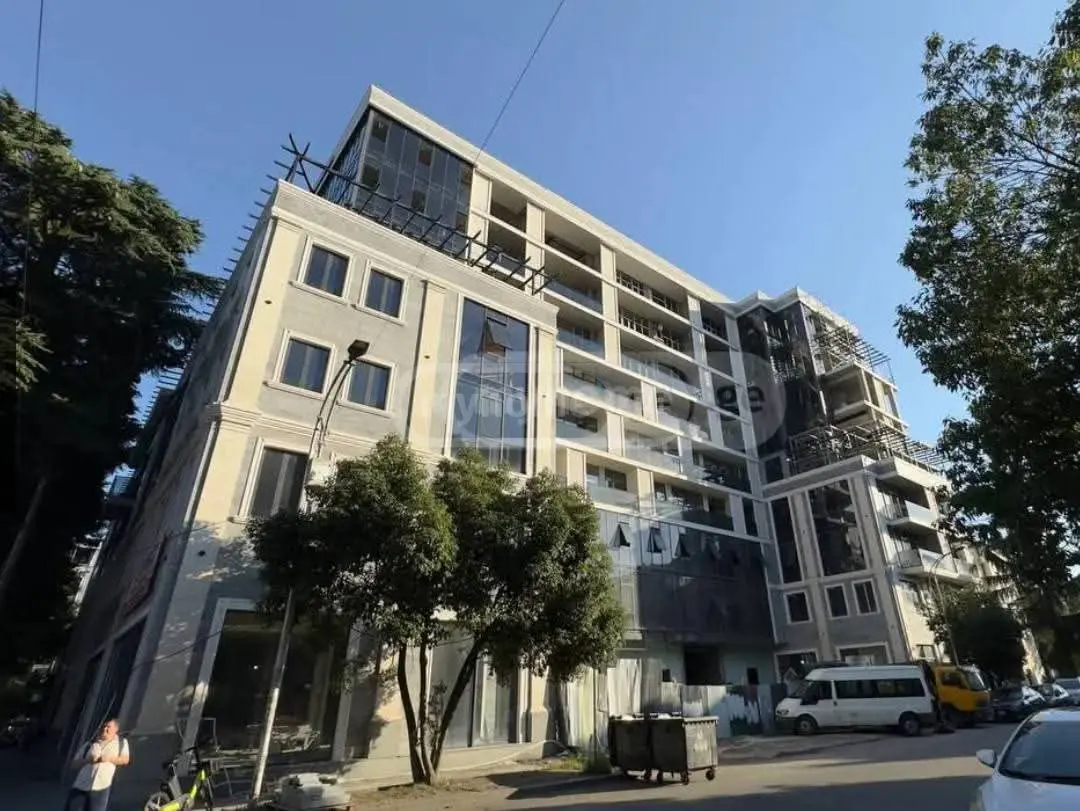 Продажа 5-комната Квартира view 2